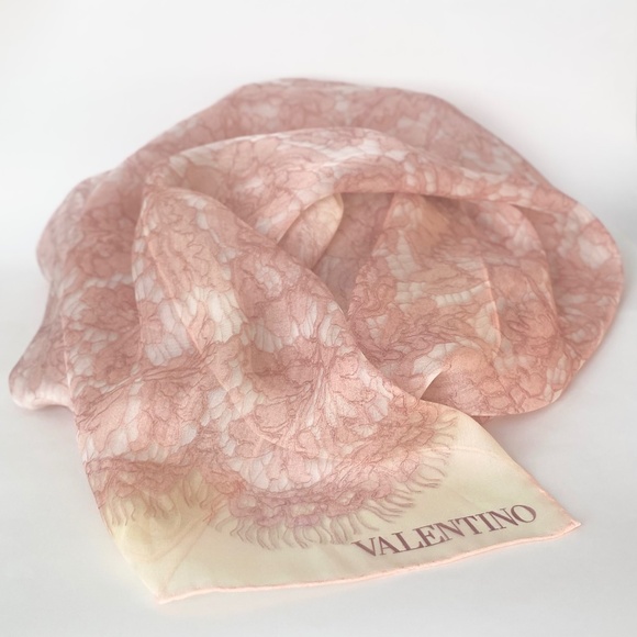 Valentino 26"x78" Pink Blush Lace Print Scarf Wrap Stole 100% Silk Made In Italy - Picture 1 of 7